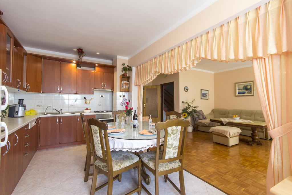 Apartment Pecirep Pula Zimmer foto