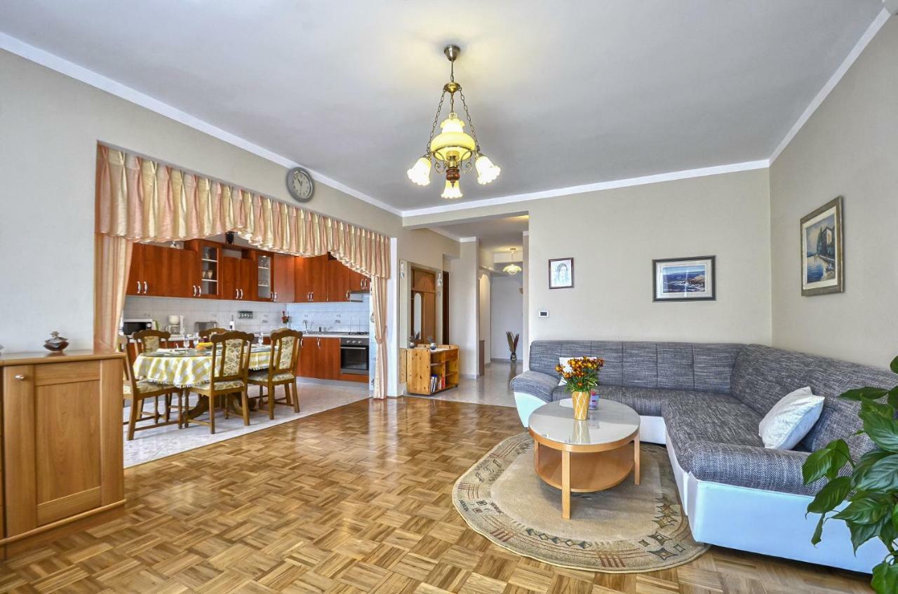 Apartment Pecirep Pula Exterior foto