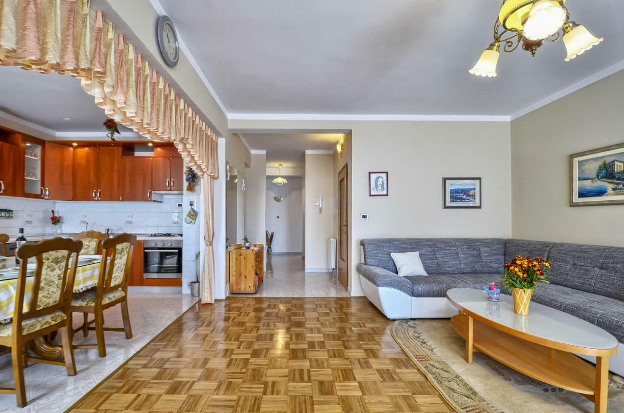 Apartment Pecirep Pula Exterior foto