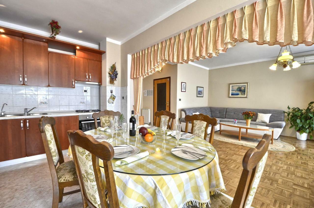 Apartment Pecirep Pula Exterior foto